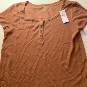 AE Short Sleeve Henley T-Shirt, in Tan